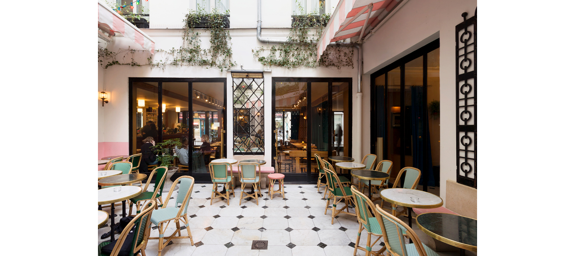 Décoration de la Terrasse du restaurant de l'Hotel Grand Amour