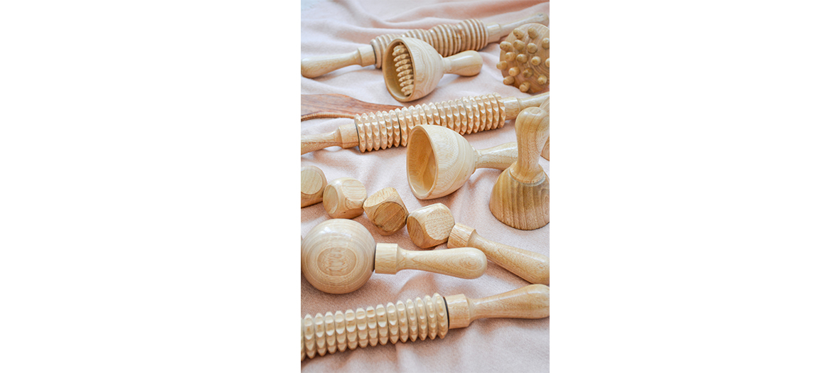 Cloche, picot, planche et rouleau en bois d’acajou instrument de massage Olfa Perbal