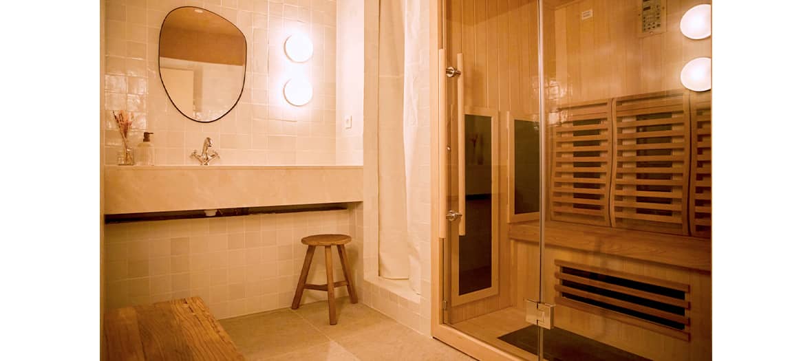 Cabine de sauna infrarouge chez Belleyme
