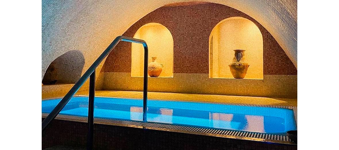 la piscine au Hammam O'Kari