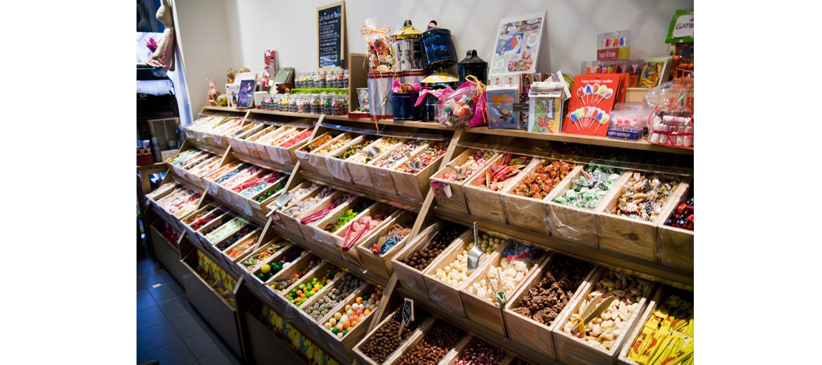 Stand de bonbons dans la boutique Karamell