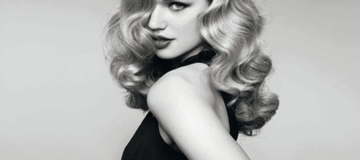 Un Bar A Coiffure Tres Glamour By Ghd