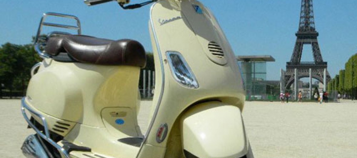 Une Balade Romantique En Vespa