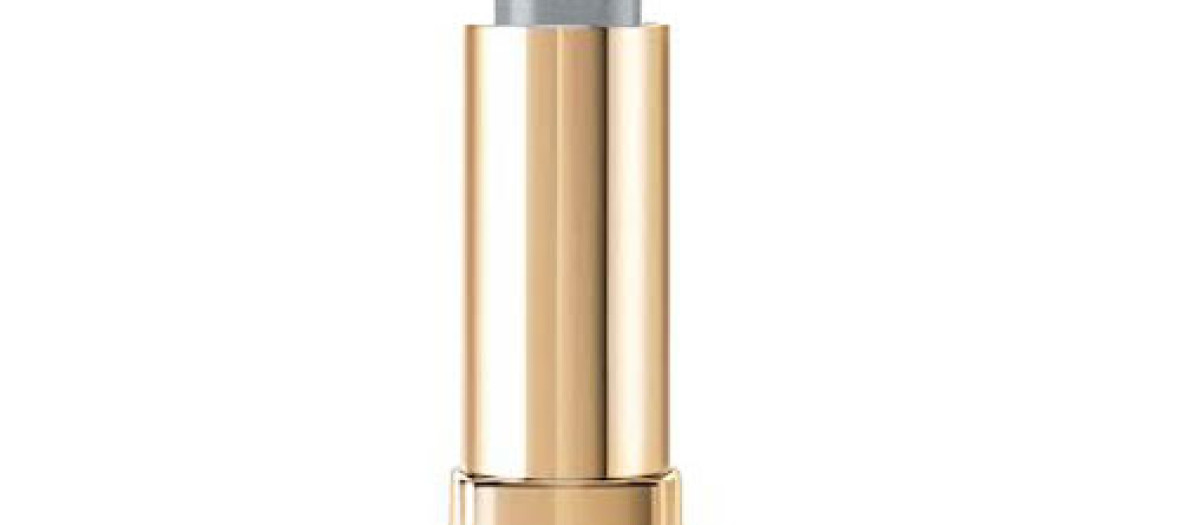 Une Bouche Poussiere De Diamants