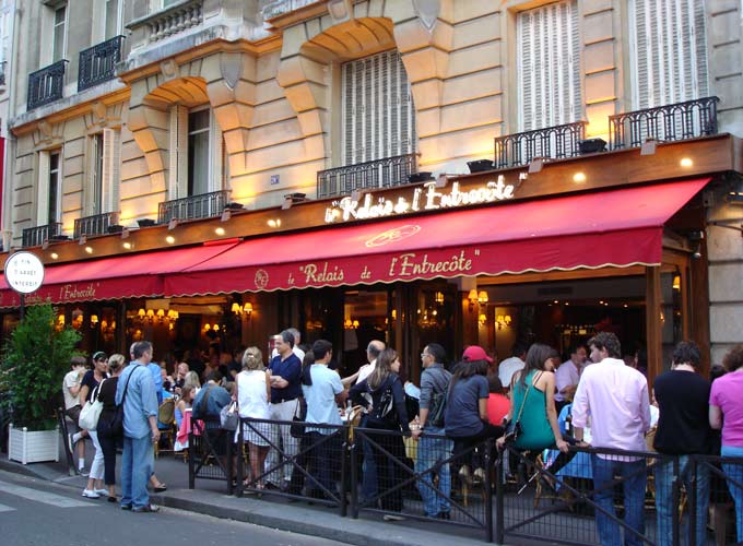 Facade of the restaurant Relais de l'entrecote in Paris