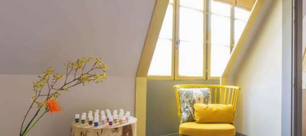 Un Nail Bar Kure Bazaar Planque Dans La Suite D Un Palace