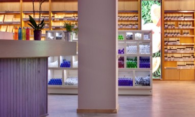 Le temple de la cosmétique chic et maison chez Aroma-Zone