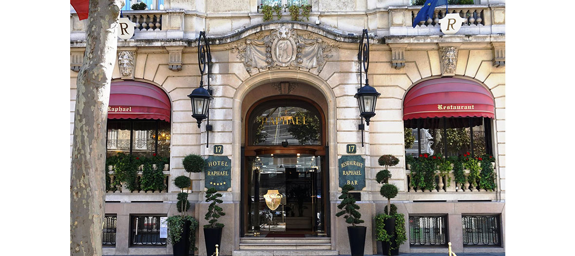 Entrée de l'hôtel Raphael 