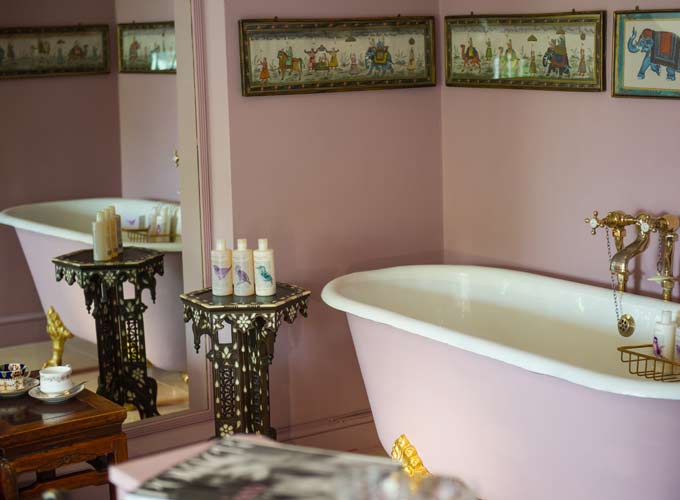 Une Salle de bain du portobello hotel à Londres décorée par Jessica Frankopan 