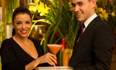 Siroter Le Cocktail D Eva Longoria Au George V