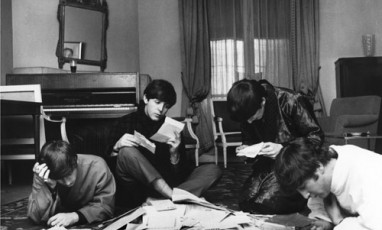 Beatles Reading Fan Mail Benson1964 Lg