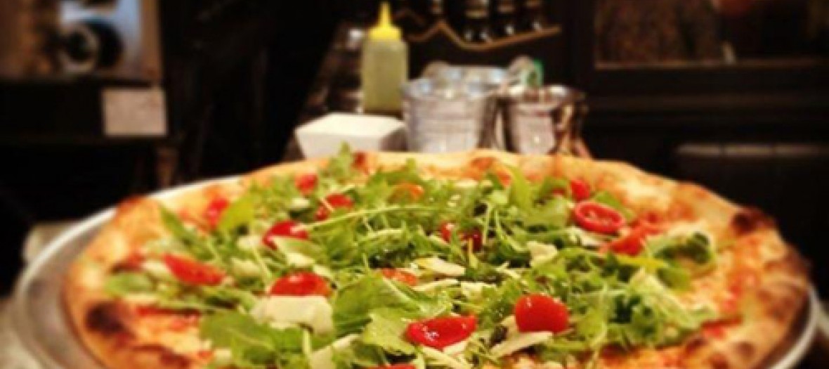 Une Affolante Pizza Digne De Tony Montana Chez Anna And Jo S