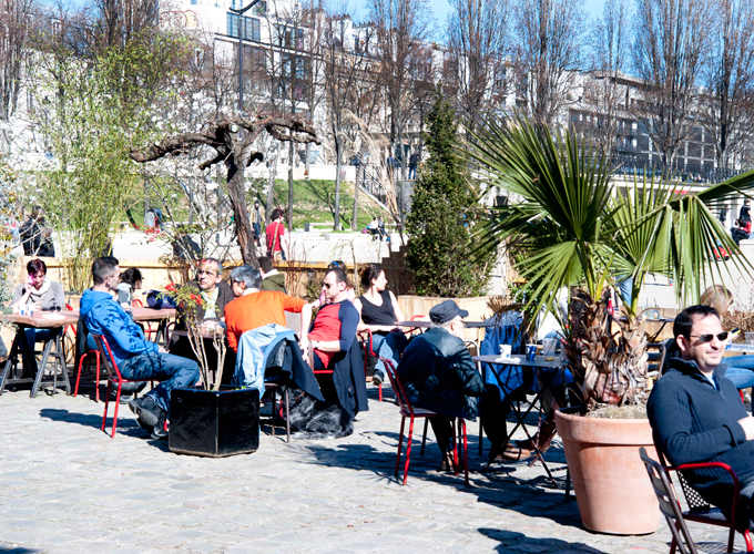 Terrasse les pieds dans l’eau de la  Rotonde Stalingrad