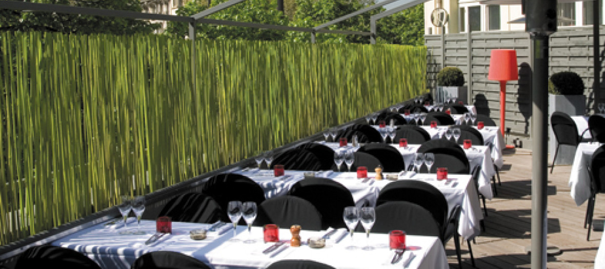 the protected and warm terrace of the Mary Good Night for lovely brunch