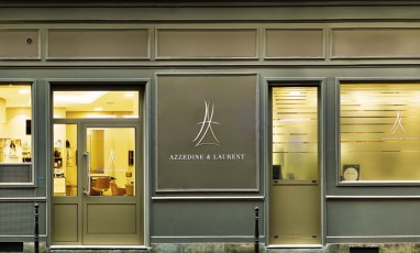 Front outside facade of Azzedine & Laurent hairdresser in Paris