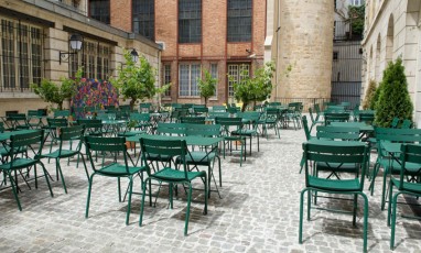 Cafe cour terrasse