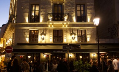 Hotel providence facade rue