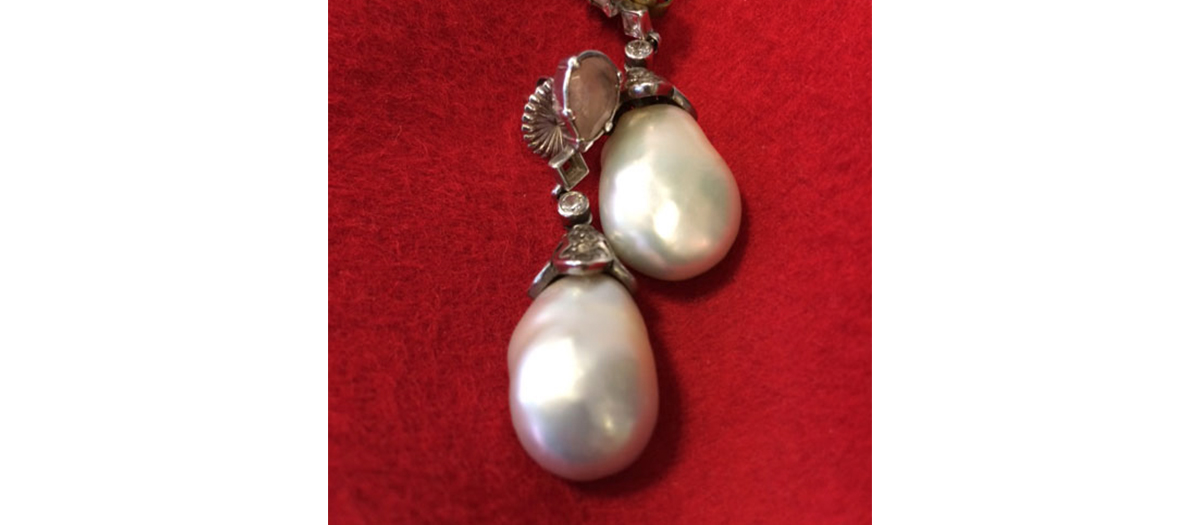 Pearl earrings