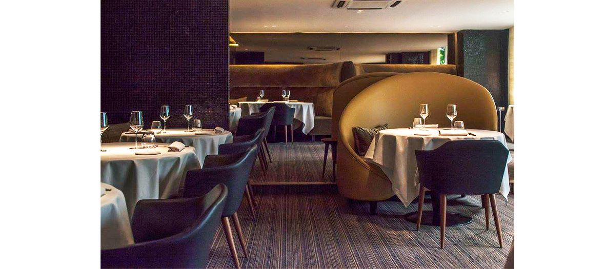 Inside dining room of the restaurant le Quinzième