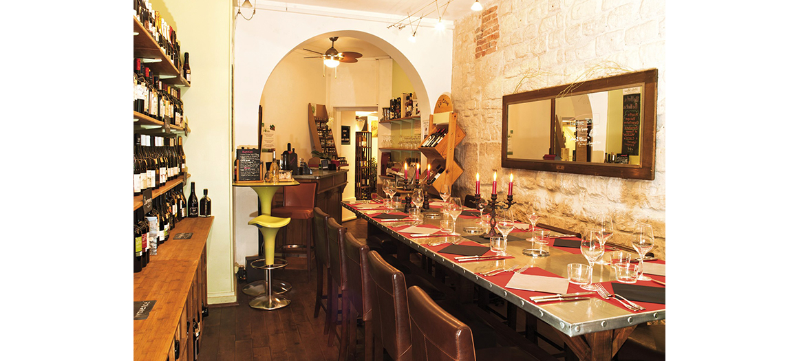 Dining room of the restaurant le Caviste Bio 