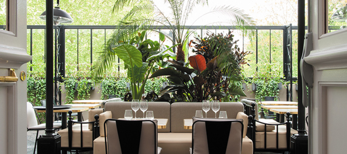 Main room of the Passy Restaurant La Gare