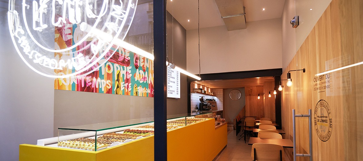 The Cafe Of L Eclair De Genie