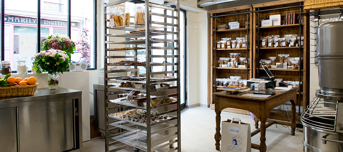 interior of the  la Compagnie Générale de Biscuiterie shop