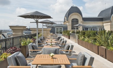 Hotel avec terrasse face à la tour Eiffel Rooftop du peninsula 