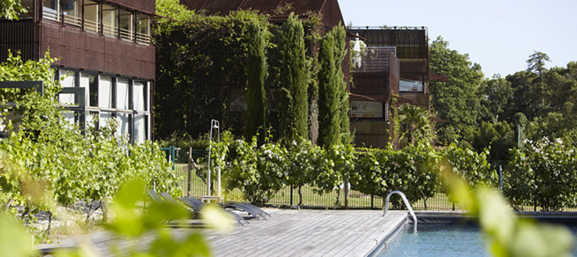 Hotel with a swimming pool