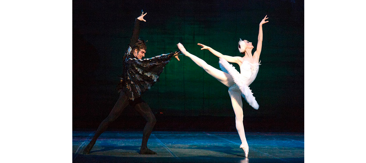 Juliette Gernez dans Le Lac des Cygnes à l'Opéra Bastille