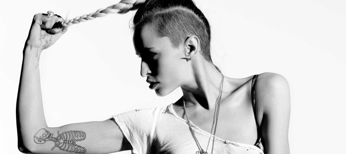 Alice Dellal Noir Etblanc