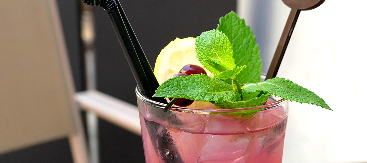 Pink spring cocktail 