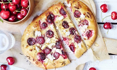 Focaccia à la cerise et au chèvre