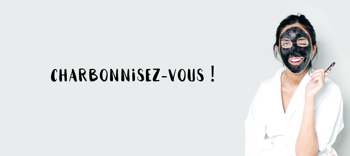 Les masques pour la personne des boutons le blanchissant