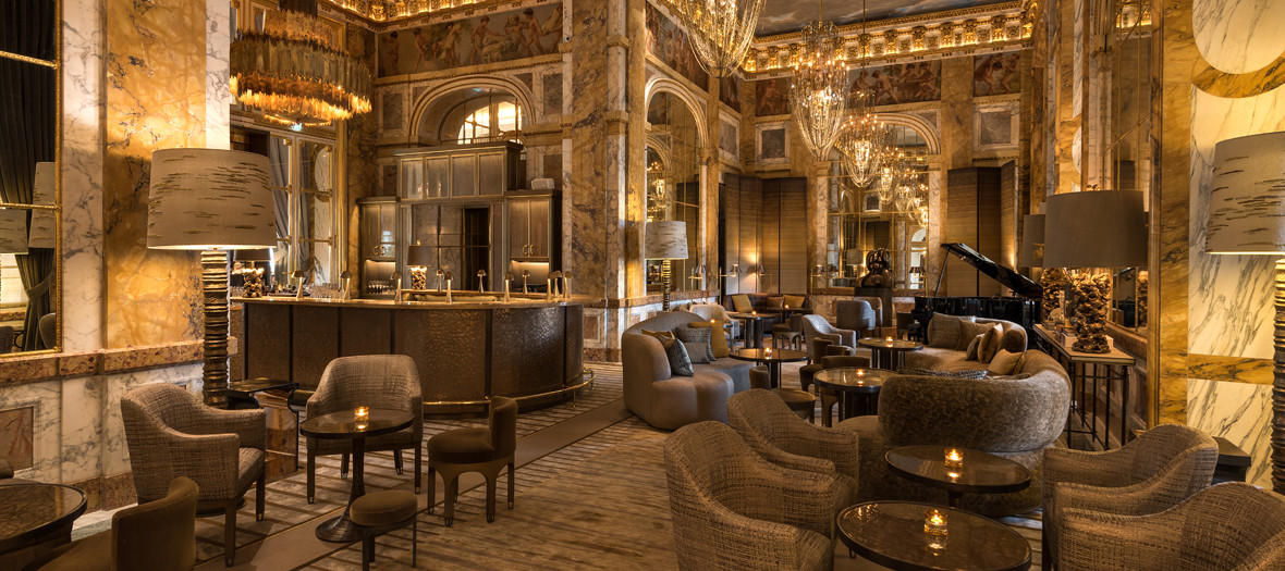 Bar and interior decoration of the Hotel Crillon by Chahan Minassian