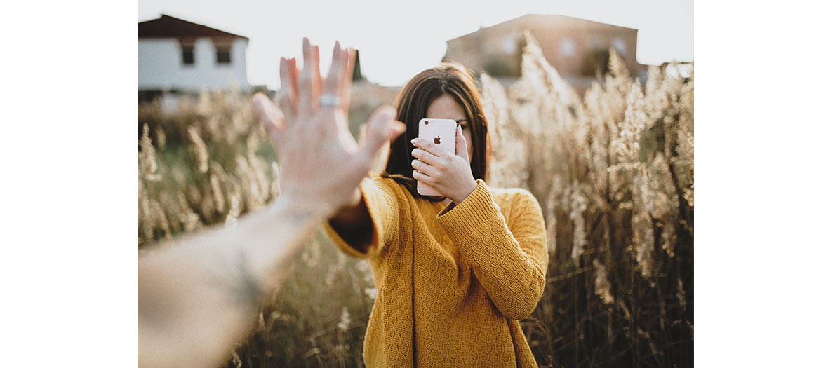 girl taking a selfie 