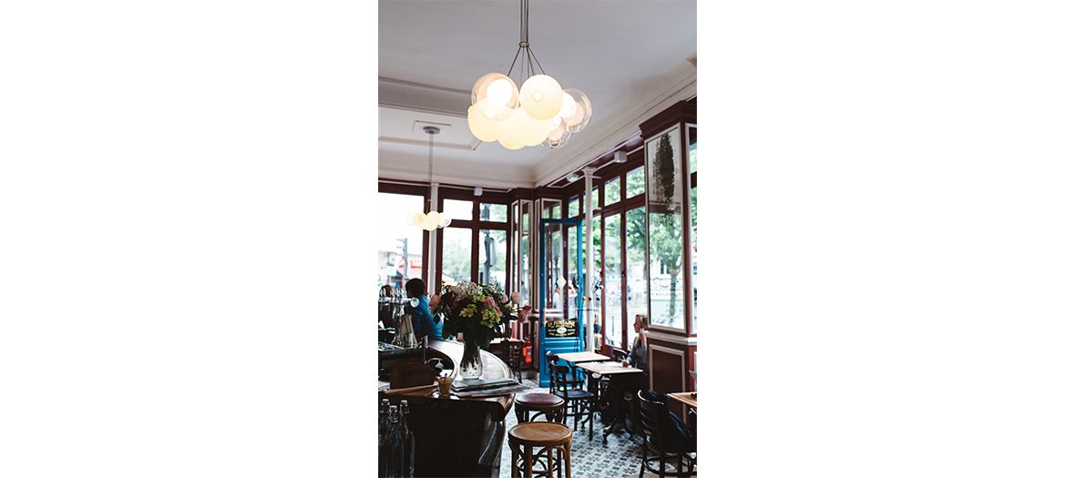 The interior atmosphere of the restaurant la fontaine de belleville