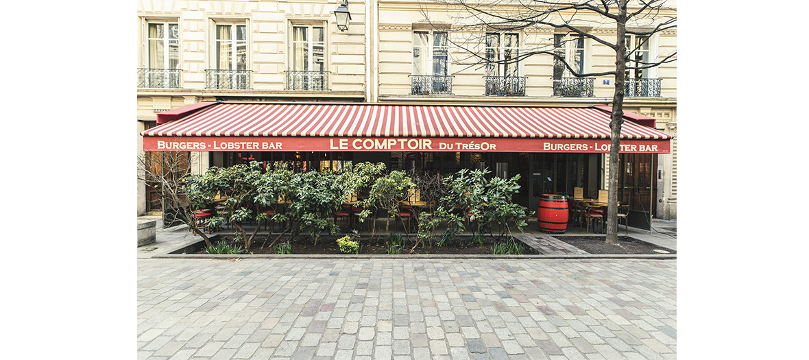 terrace of the restaurant comptoir du trésor