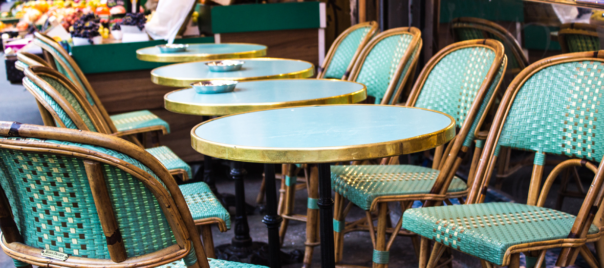 terrasse d'une brasserie a paris