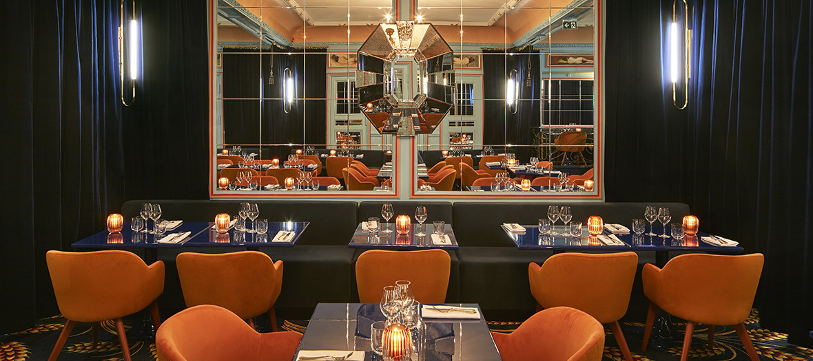 Dining room of the trendy restaurant Froufrou in Paris