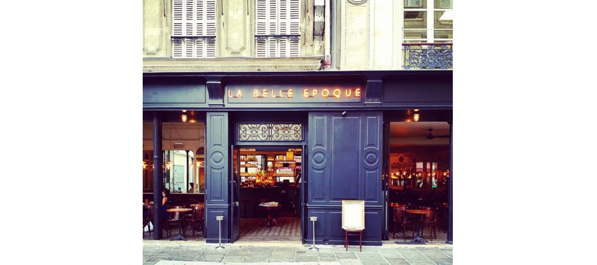 Outside facade of the trendy restaurant la belle époque in Paris