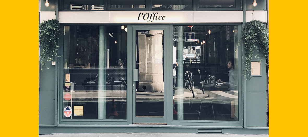 La vitrine du restaurant L'Office de Jean-François Piège dans le 9eme arrondissement de Paris