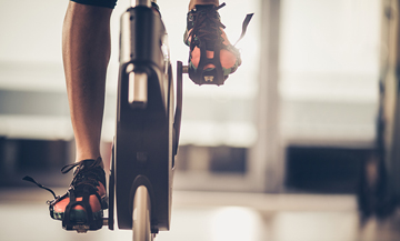 Salle d'indoor-cycling à Paris