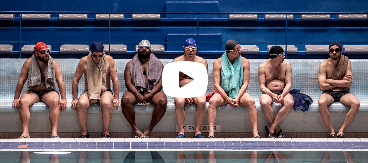 Extrait du film le Grand bain avec Mathieu Amalric, Guillaume Canet, Benoit Poelvoorde, Jean-Hugues Anglades, Philippe Katerine, Alban Ivanov et Balasingham Thamilchelvan a la piscine