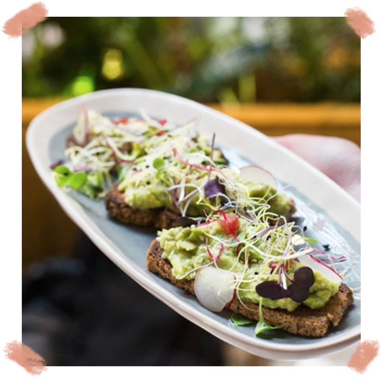 alcazar couture avocado toast of the restaurant Alcazar in Paris