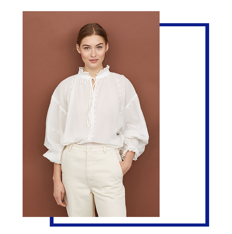 Blouse blanche froissée, brodée, légère et vaporeuse