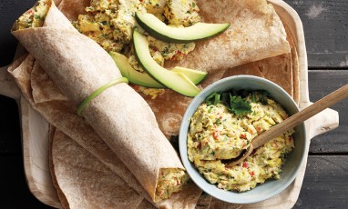 Recette de tortillas au poulet, salade et avocat