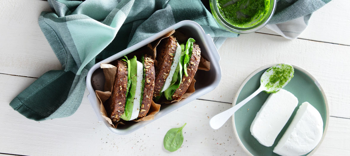 Recette sandwich veggie au palet de chèvre et pesto