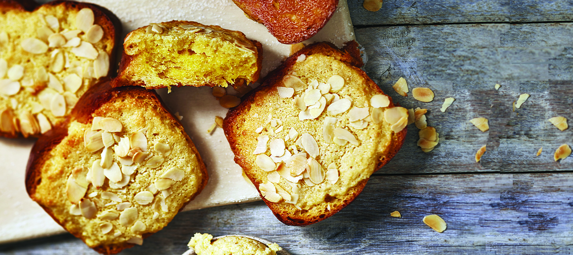 Brioche aux amandes en poudre et parfumee de rhum