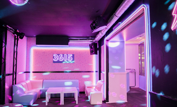 80's atmosphere at the 3615 ephemeral bar in Paris